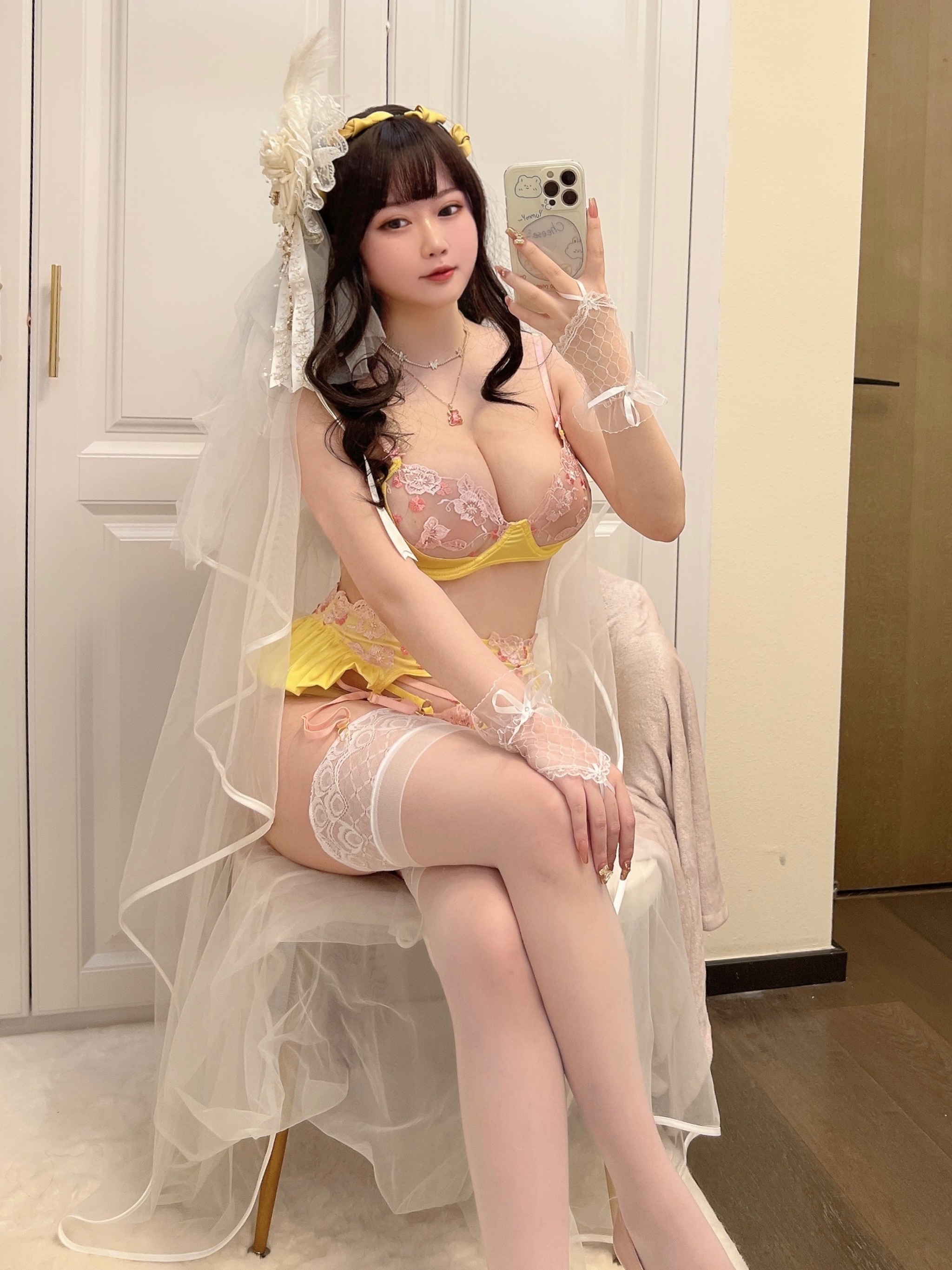 是依酱吖 - NO.047 丰满的一月 [60P11V]-XikXak